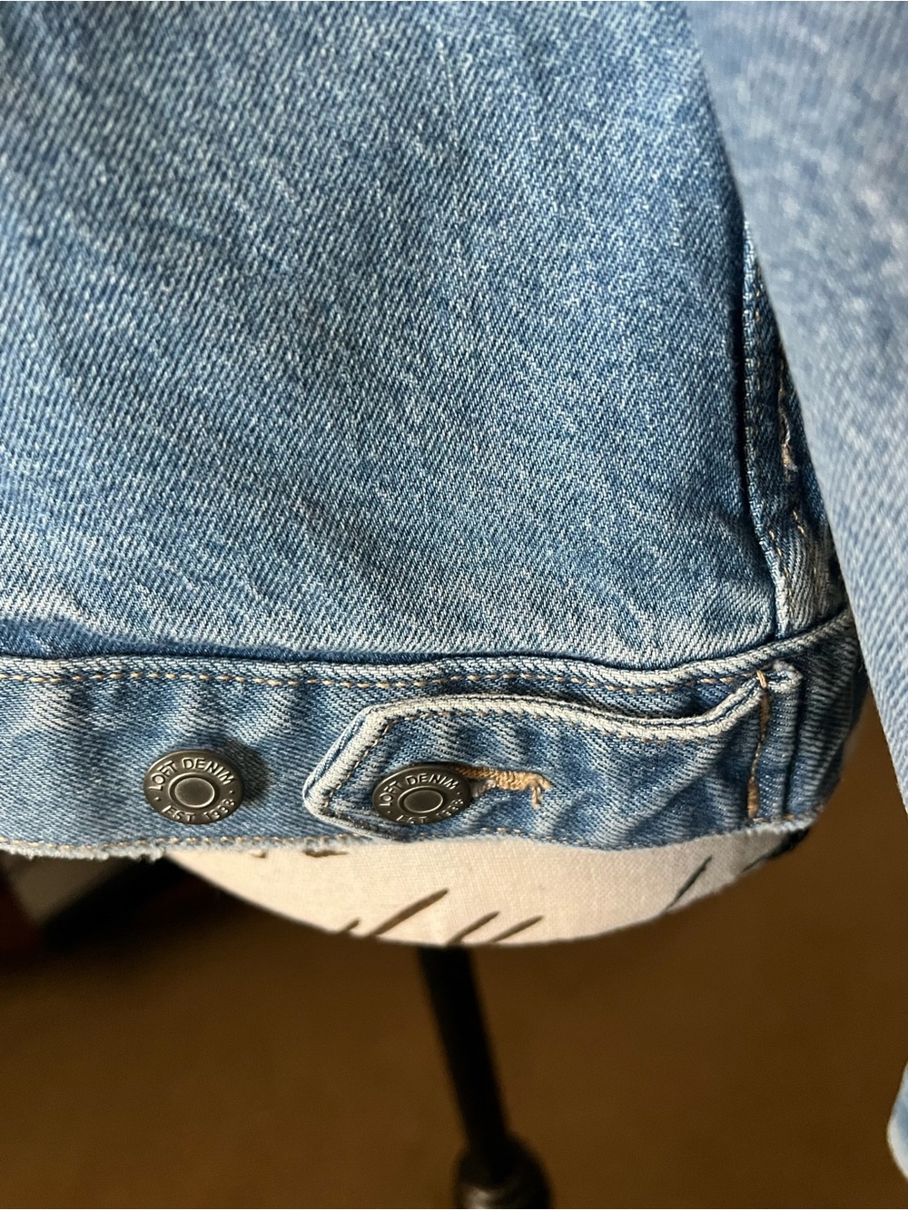 NWT LOFT Light Wash Denim Jean Jacket Trucker Sz L - Picture 4 of 5
